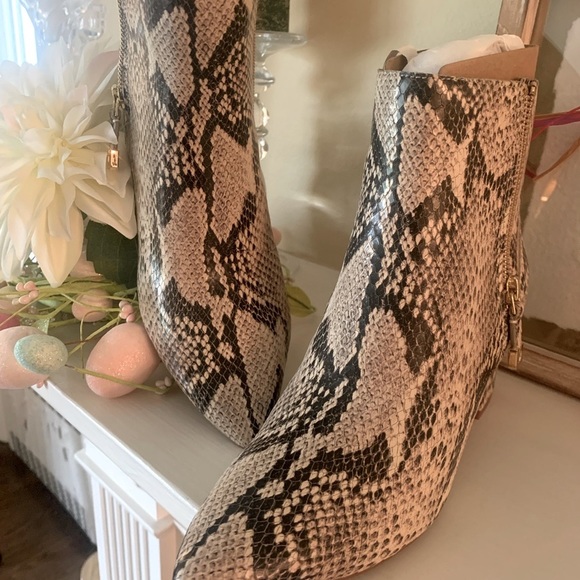 Cole Haan Shoes - *NEW* Cole Haan leather Snake skin print double zipper bootie size 7.5B